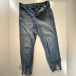 Hollister High-Rise Mom Jeans